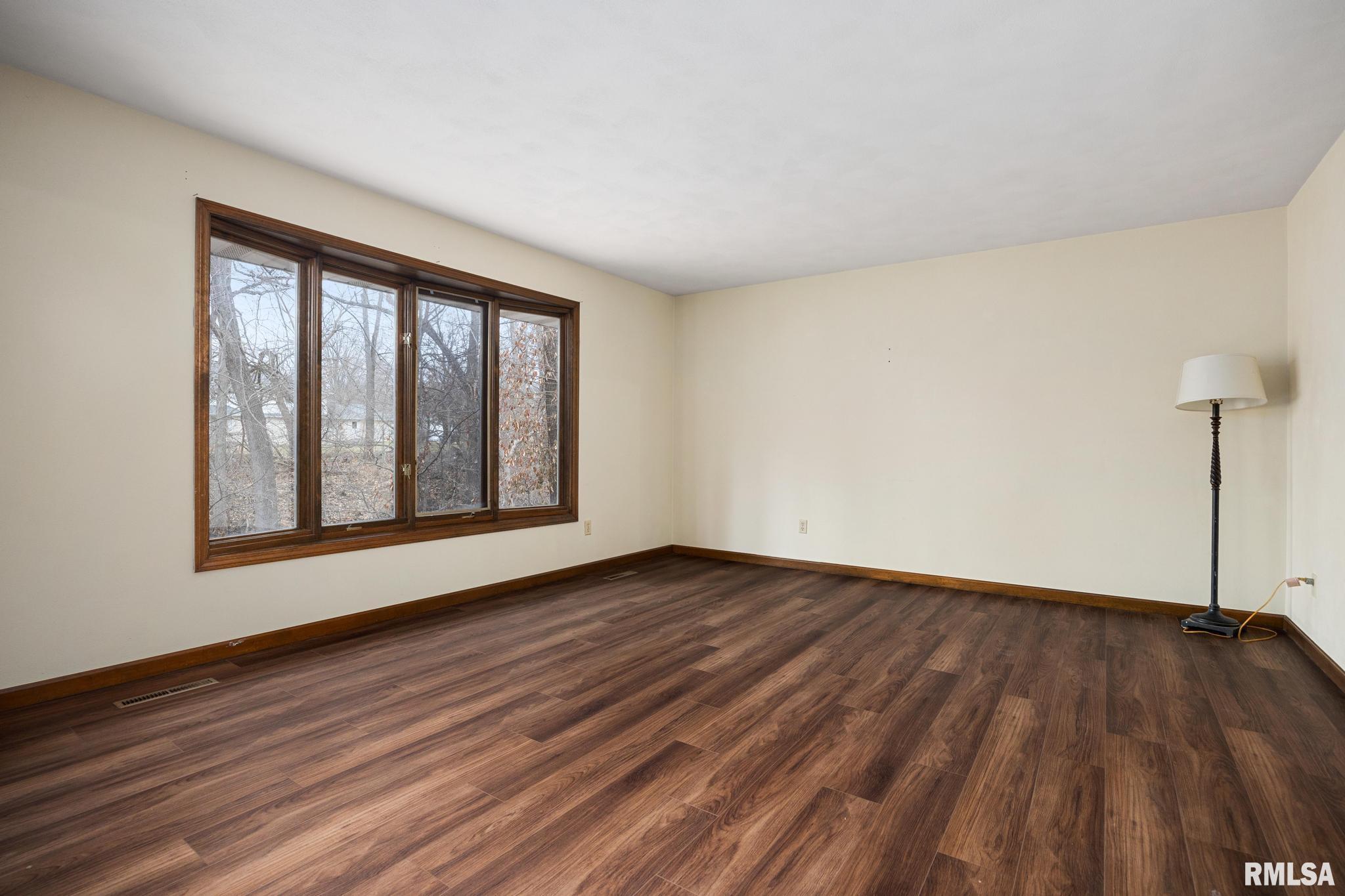 85 Hickory Ridge Court Morton, IL 61550 - Photo 16 of 43