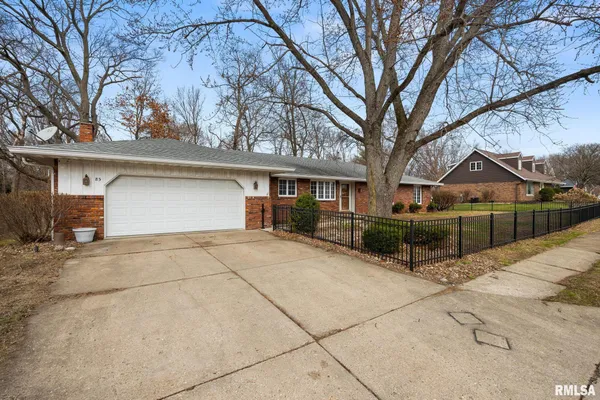 $340,000 | 85 Hickory Ridge Court, Morton, IL 61550