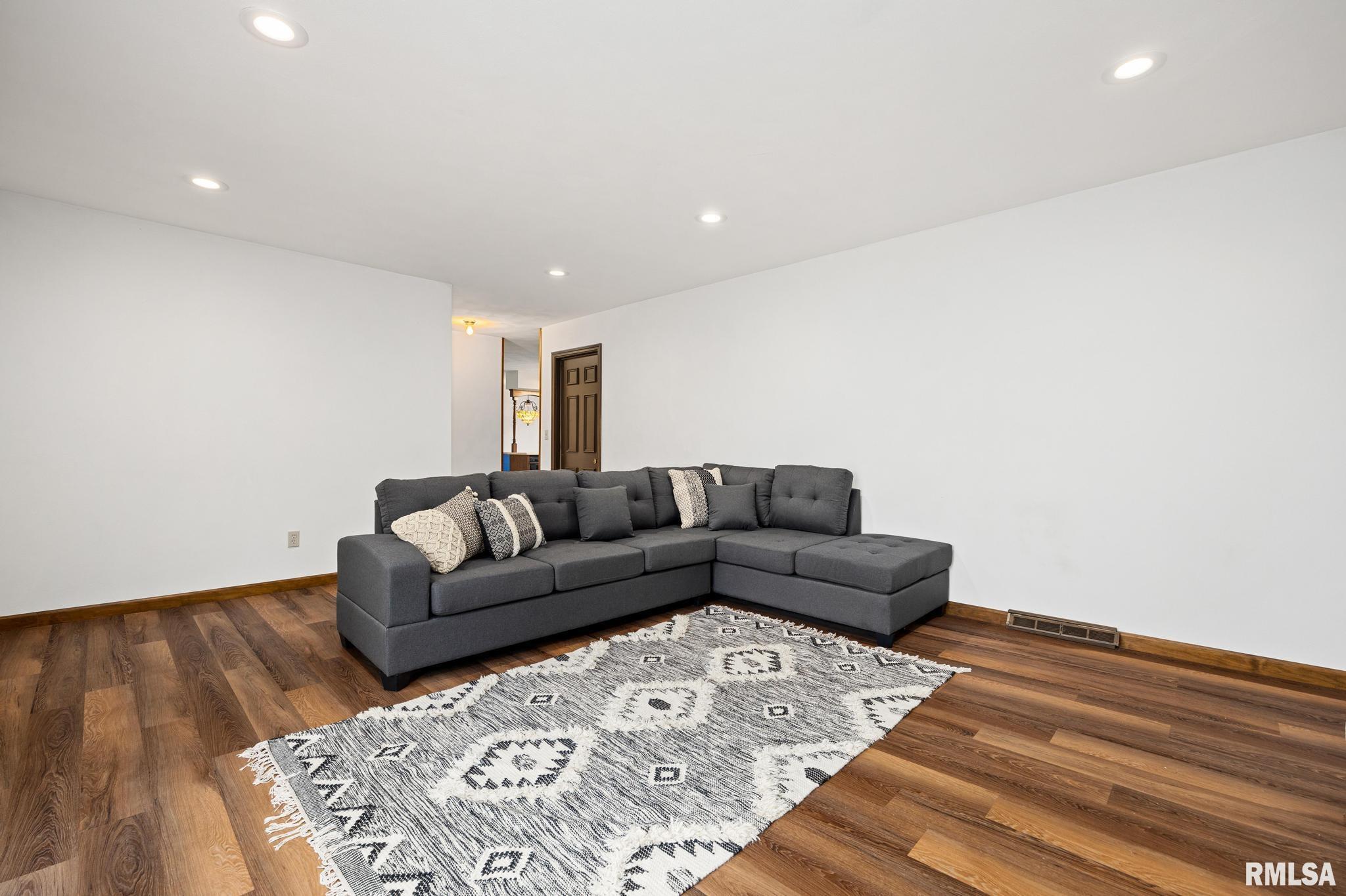 85 Hickory Ridge Court Morton, IL 61550 - Photo 21 of 43