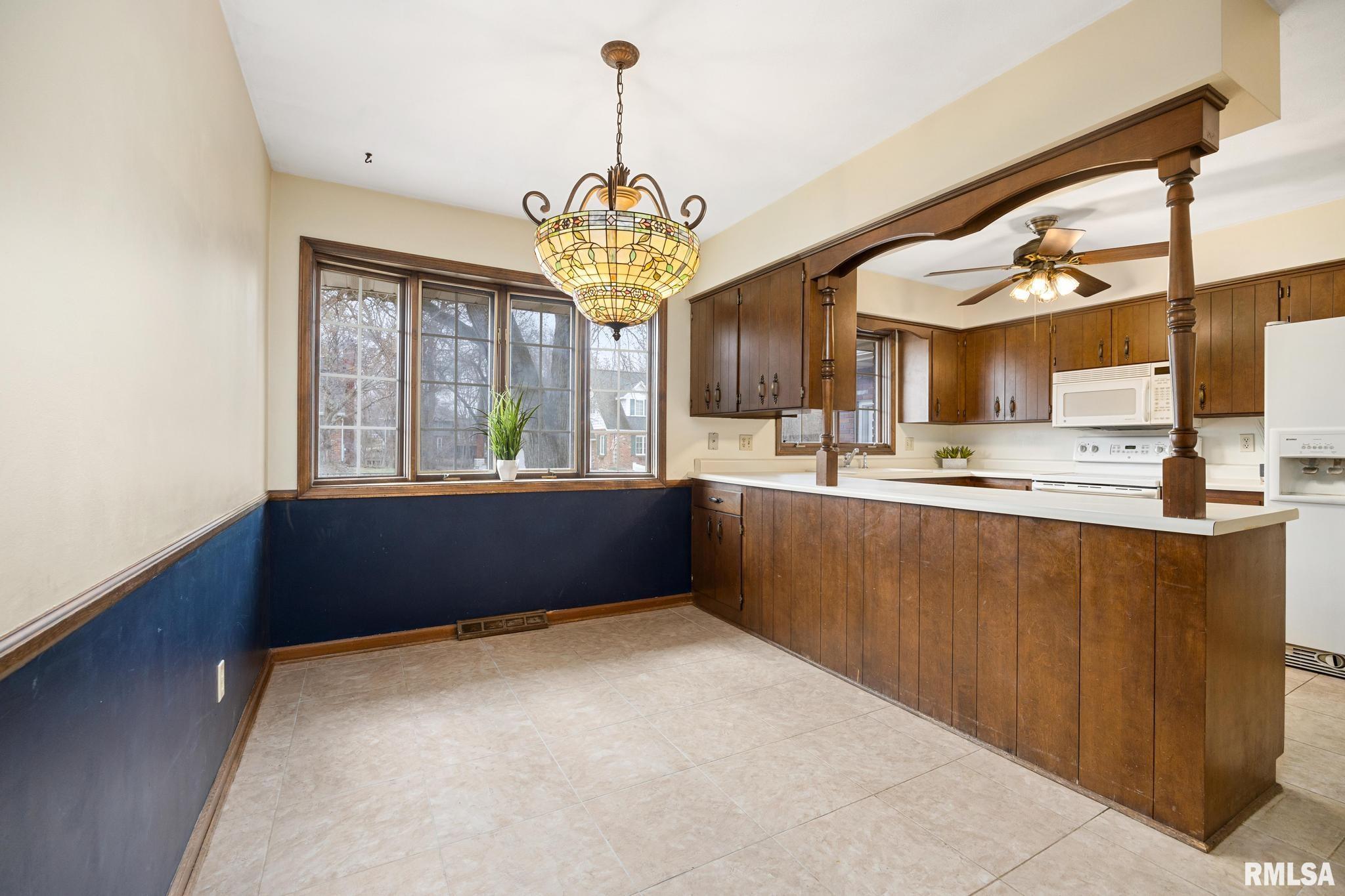 85 Hickory Ridge Court Morton, IL 61550 - Photo 6 of 43