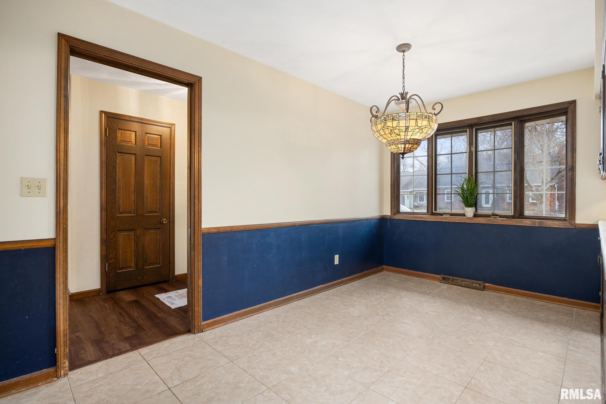 85 Hickory Ridge Court Morton, IL 61550 - Photo 7 of 43