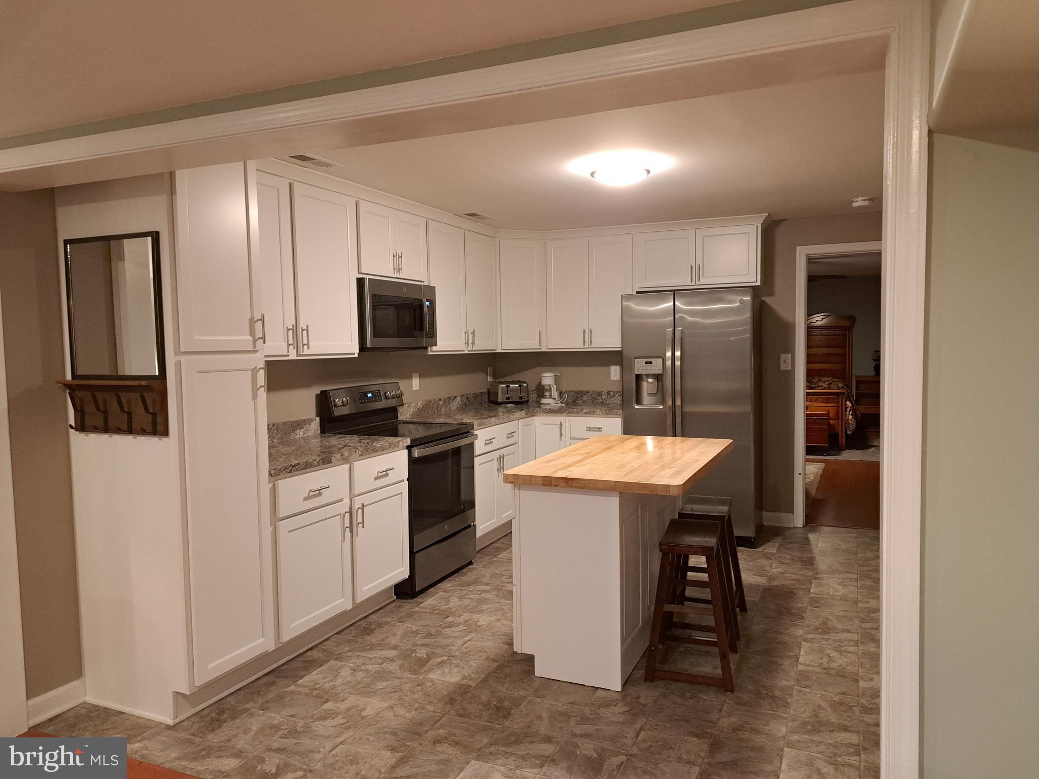 6113 Fox Point Road Fredericksburg, VA 22407 - Photo 5 of 50 6113 Fox Point Road, Fredericksburg, VA 22407