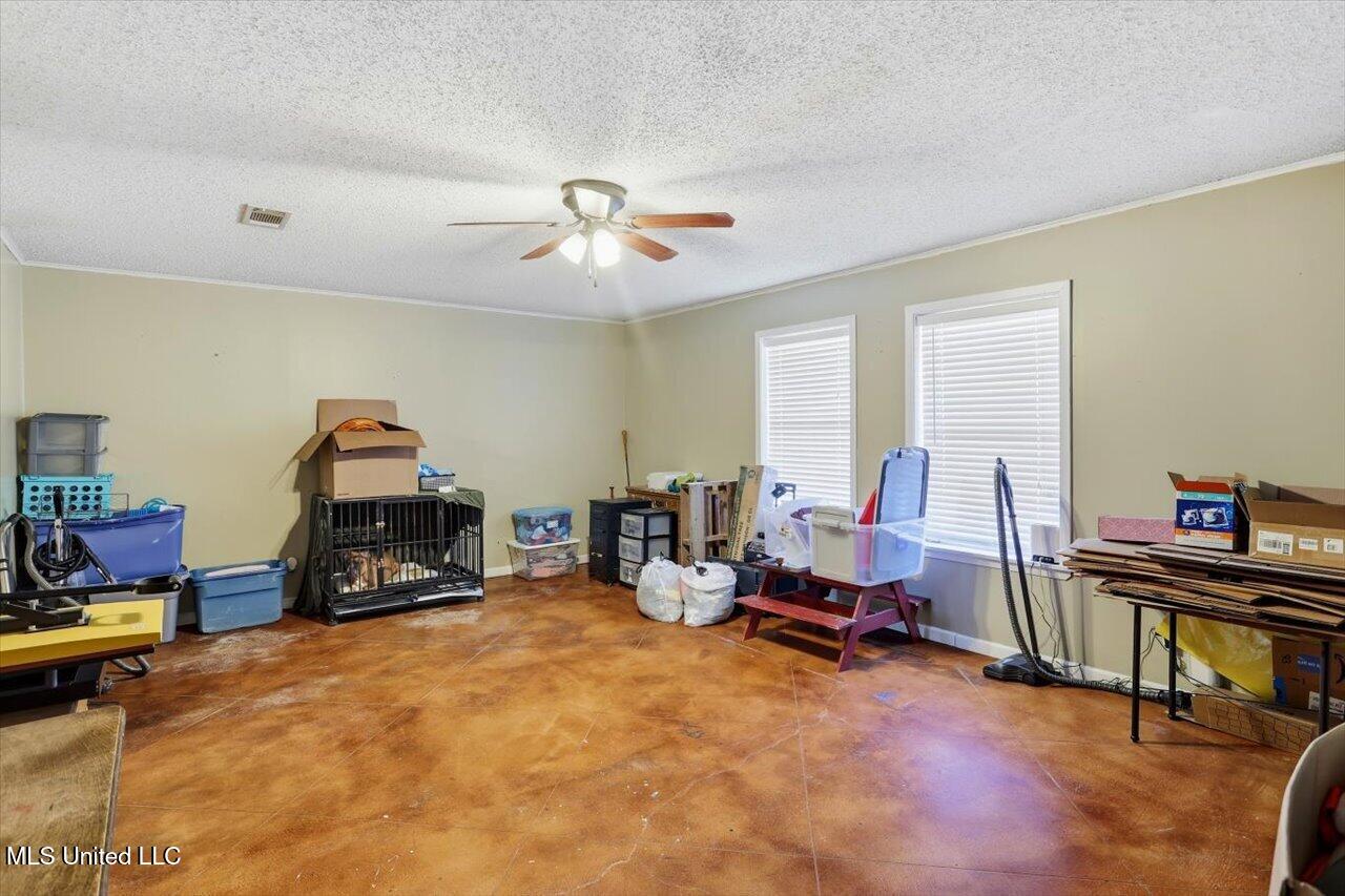 277 Mountain Creek Farm Road Florence, MS 39073 - Photo 15 of 31 15-277 Mountain Creek Farm Rd _ Home Tou