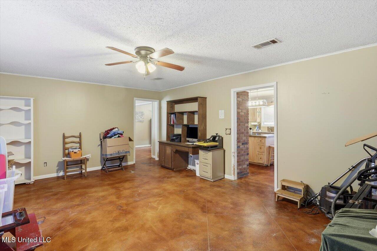 277 Mountain Creek Farm Road Florence, MS 39073 - Photo 16 of 31 16-277 Mountain Creek Farm Rd _ Home Tou