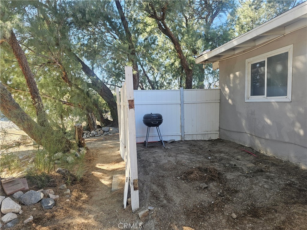 13391 Mesquite Road Whitewater, CA 92282 - Photo 14 of 17 a backyard of a house