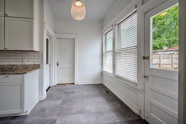 $319,000 | 1930 Walker Avenue, Memphis, TN 38104