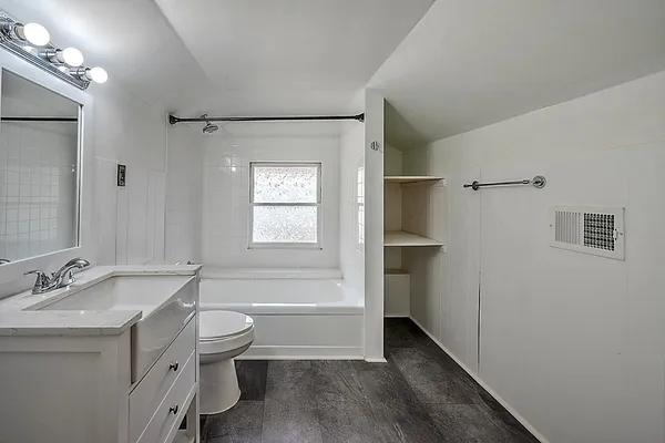 $319,000 | 1930 Walker Avenue, Memphis, TN 38104