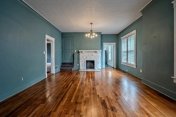 $319,000 | 1930 Walker Avenue, Memphis, TN 38104