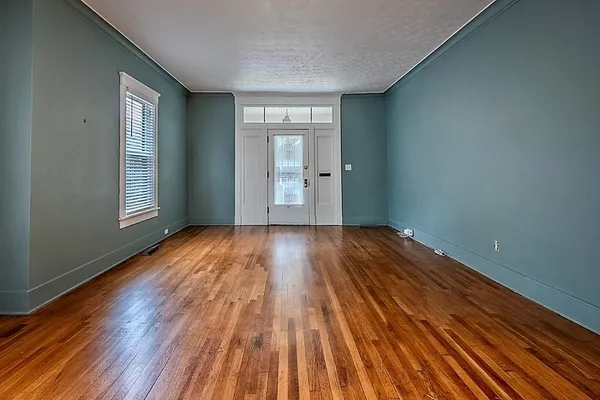 $319,000 | 1930 Walker Avenue, Memphis, TN 38104
