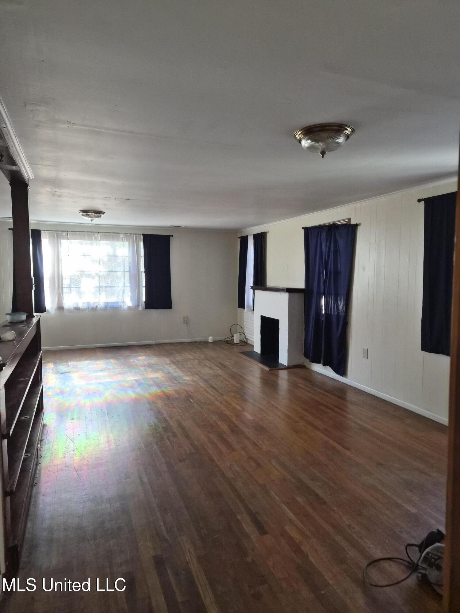 201 Mable Street Hattiesburg, MS 39401 - Photo 11 of 23 13 Jake Martin