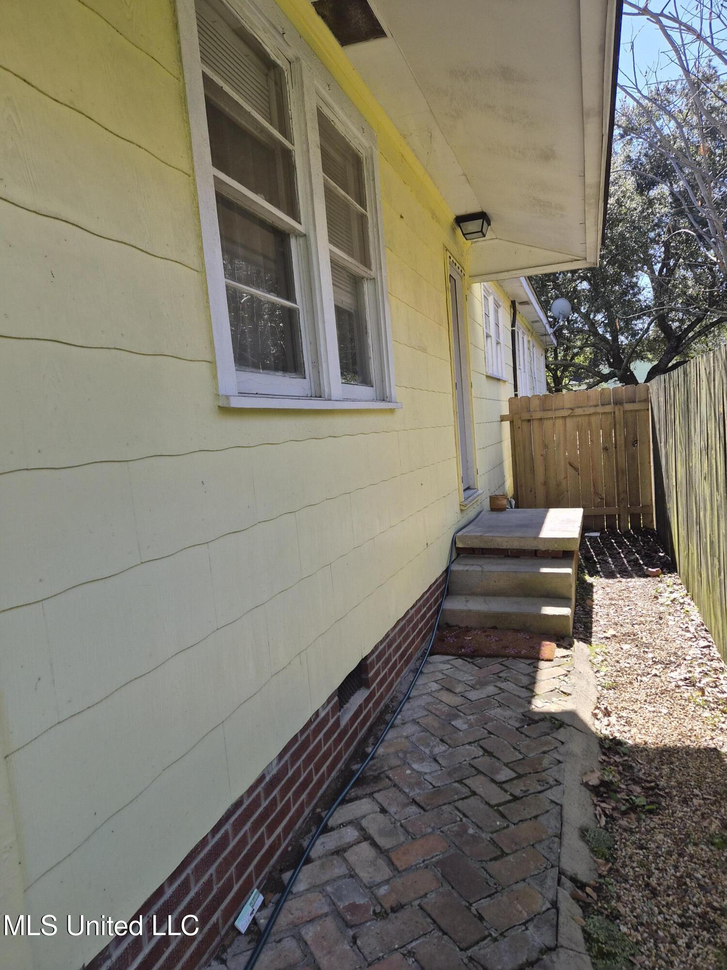 201 Mable Street Hattiesburg, MS 39401 - Photo 6 of 23 6 Jake Martin