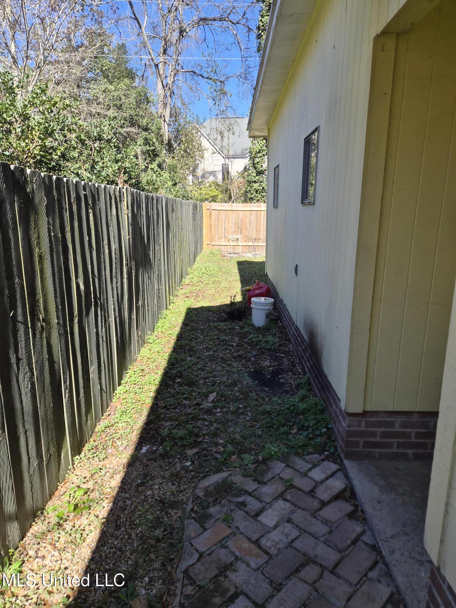 201 Mable Street Hattiesburg, MS 39401 - Photo 7 of 23 7 Jake Martin