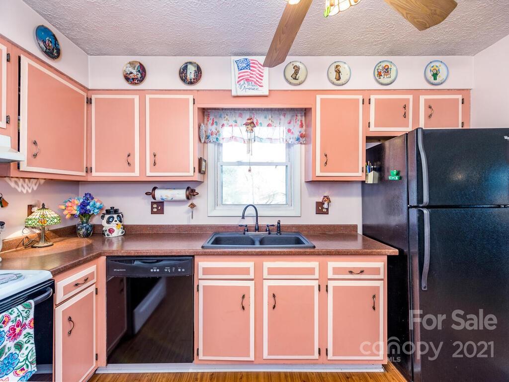1 Fair Oaks Road Arden, NC 28704 - Photo 12 of 29 Gallery Image 12