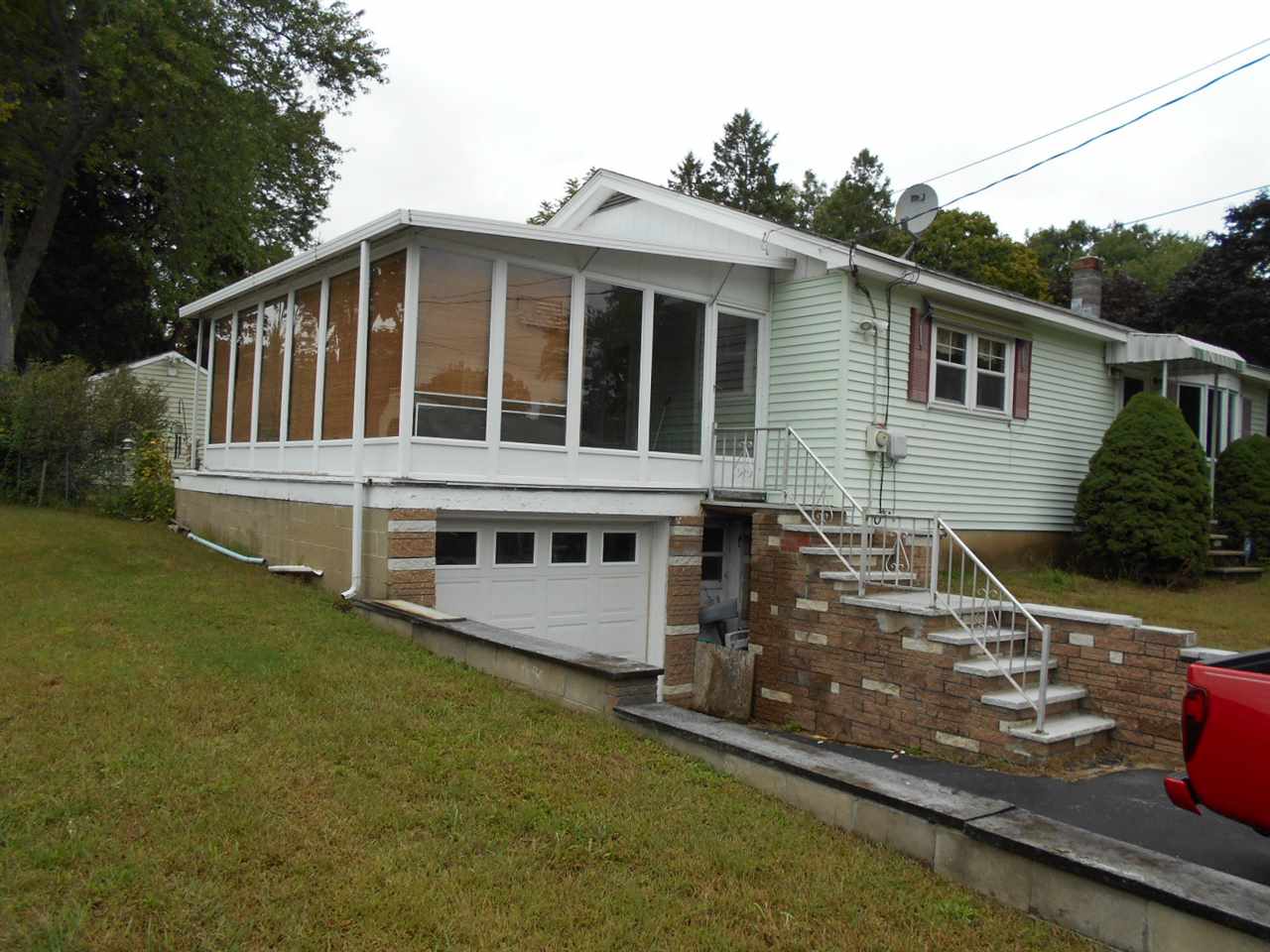 2 Exeter Street Derry, NH 03038 - Photo 3 of 14 Gallery Image 3