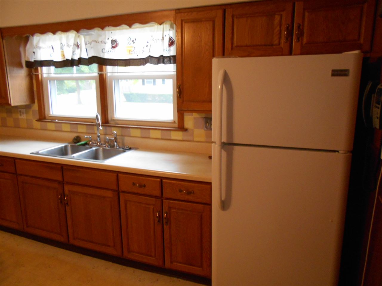 2 Exeter Street Derry, NH 03038 - Photo 6 of 14 Gallery Image 6