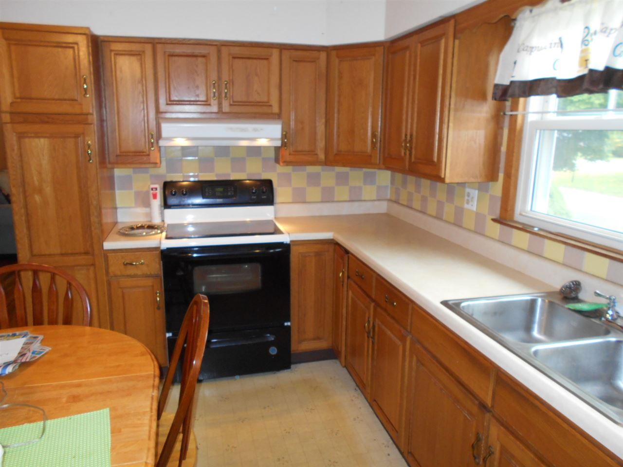 2 Exeter Street Derry, NH 03038 - Photo 7 of 14 Gallery Image 7