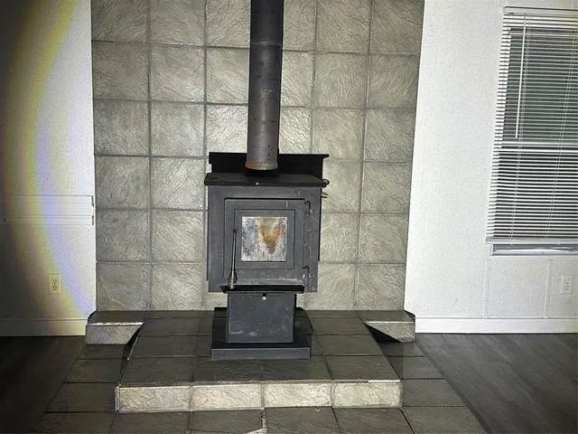 a view of a entryway of the house