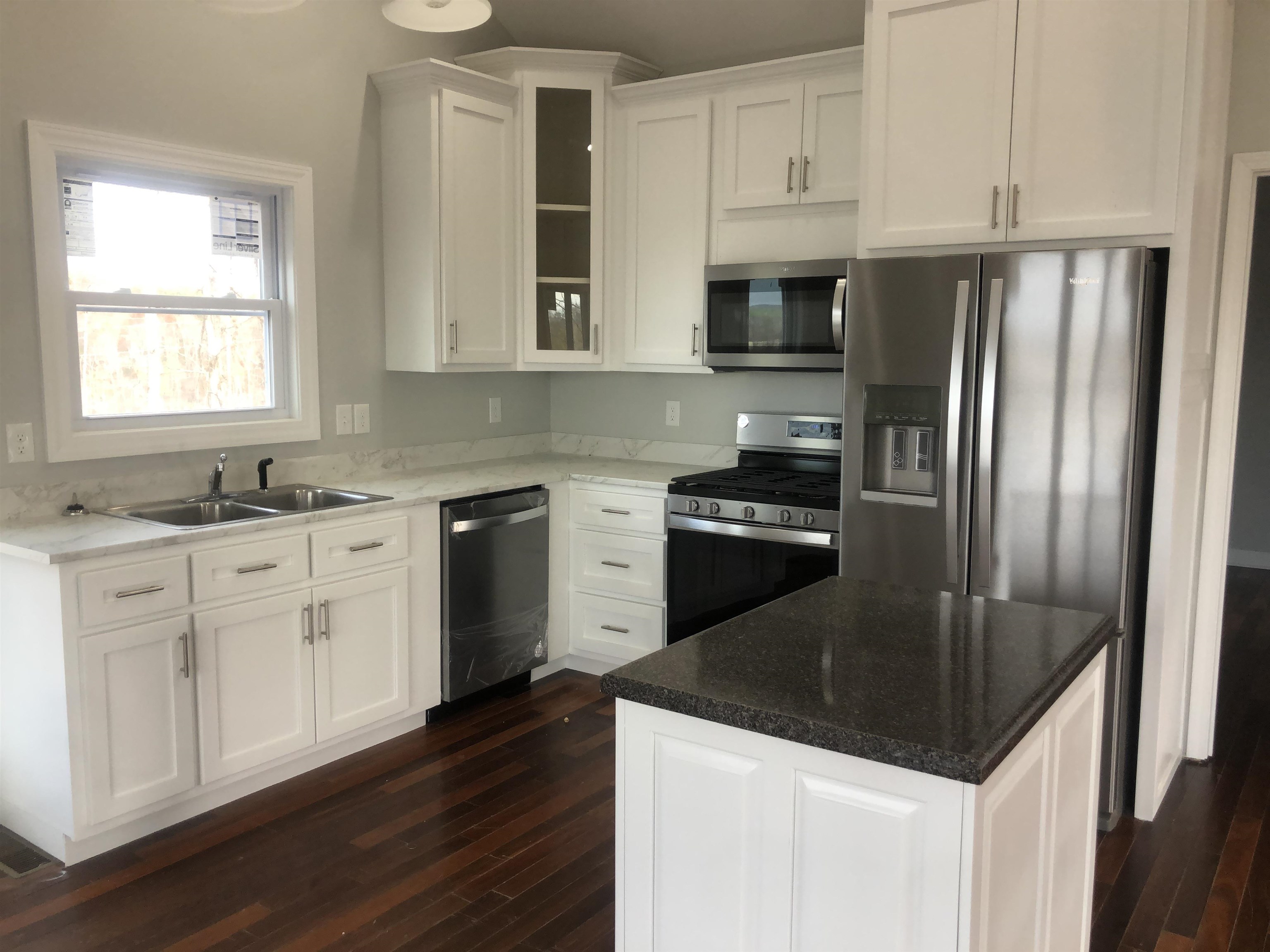 440 Becky Road Savannah, TN 38372 - Photo 2 of 27 Gallery Image 2