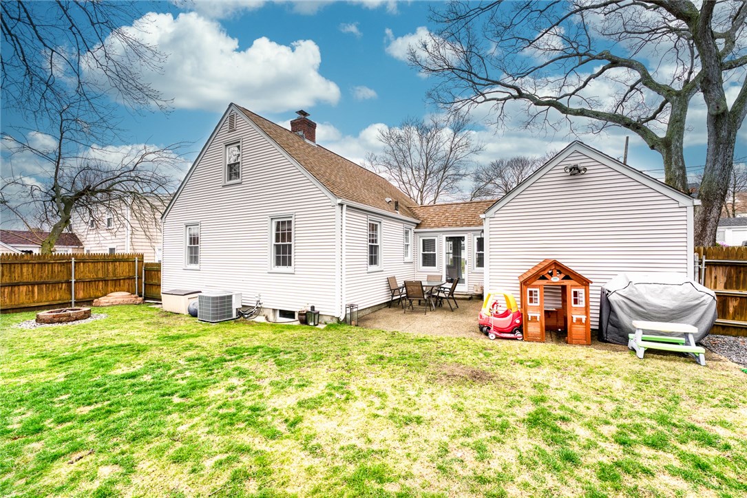 110 Bryant Road Cranston, RI 02910 - Photo 4 of 18 Gallery Image 4