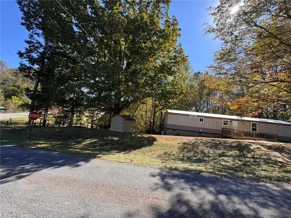 $157,900 | 1015 Patterson Farm Road, Pinnacle, NC 27043