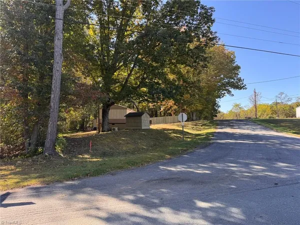 $157,900 | 1015 Patterson Farm Road, Pinnacle, NC 27043