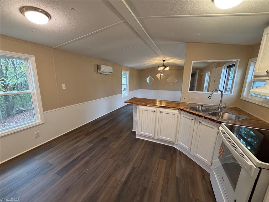 1015 Patterson Farm Road Pinnacle, NC 27043 - Photo 5 of 41