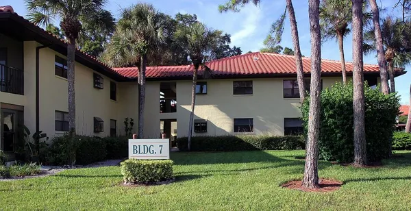 $165,000 | 704 Hammock Pine Boulevard, Unit 704, Clearwater, FL 33761