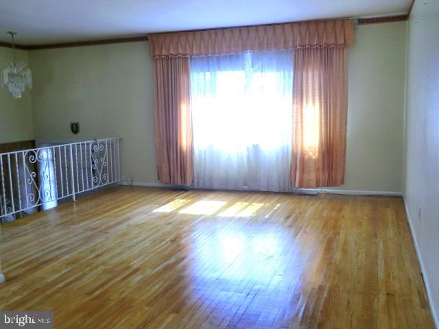 1 Maple Road Burlington Township, NJ 08016 - Photo 8 of 26 Living room 2