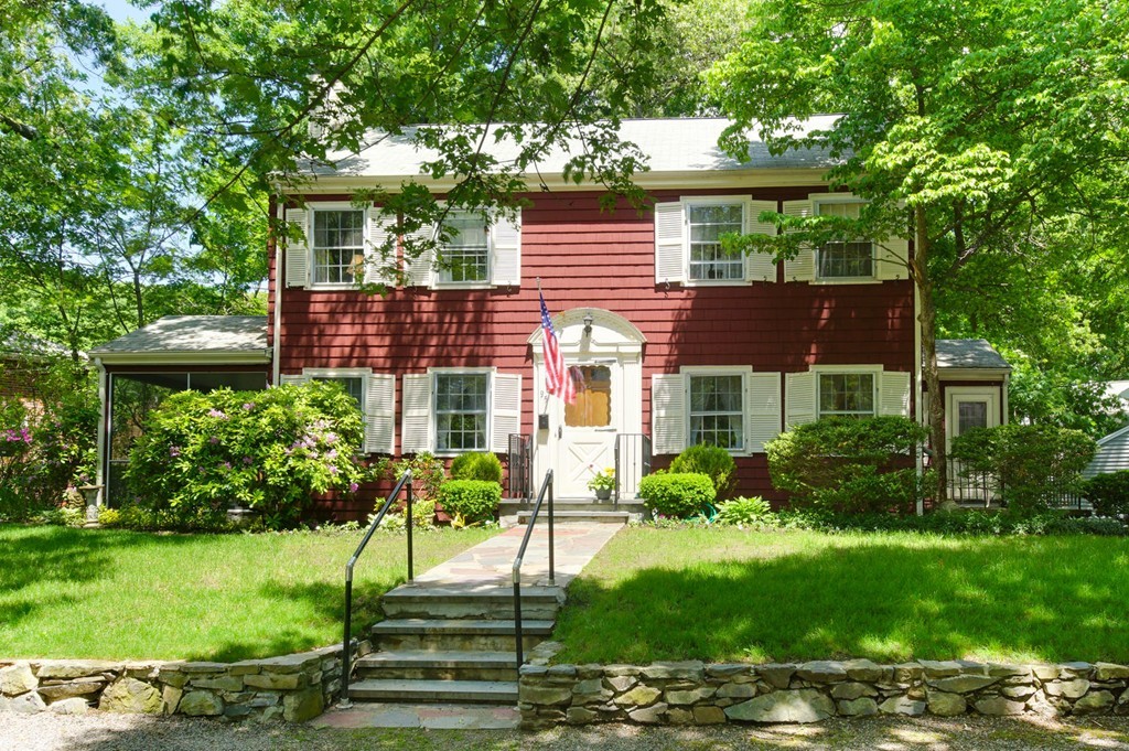 95 Craftsland Road Brookline, MA 02467 - Photo 2 of 27 Gallery Image 2