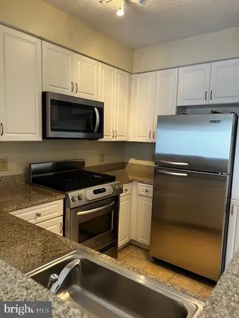 $2,450 | 555 Massachusetts Avenue Northwest, Unit 1310, Washington, DC 20001