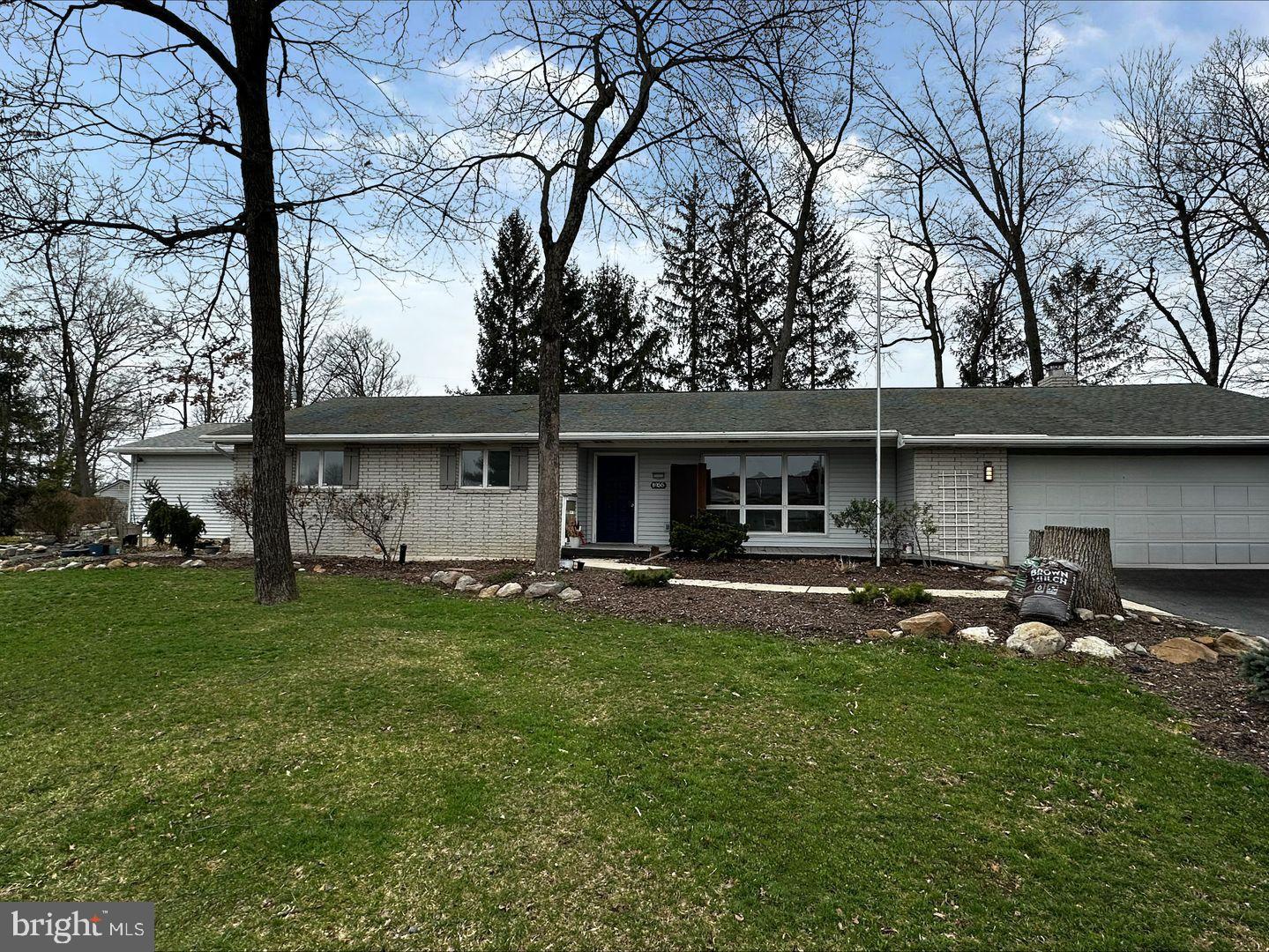 1055 Pine Tree Drive Slatington, PA 18080 - Photo 2 of 39