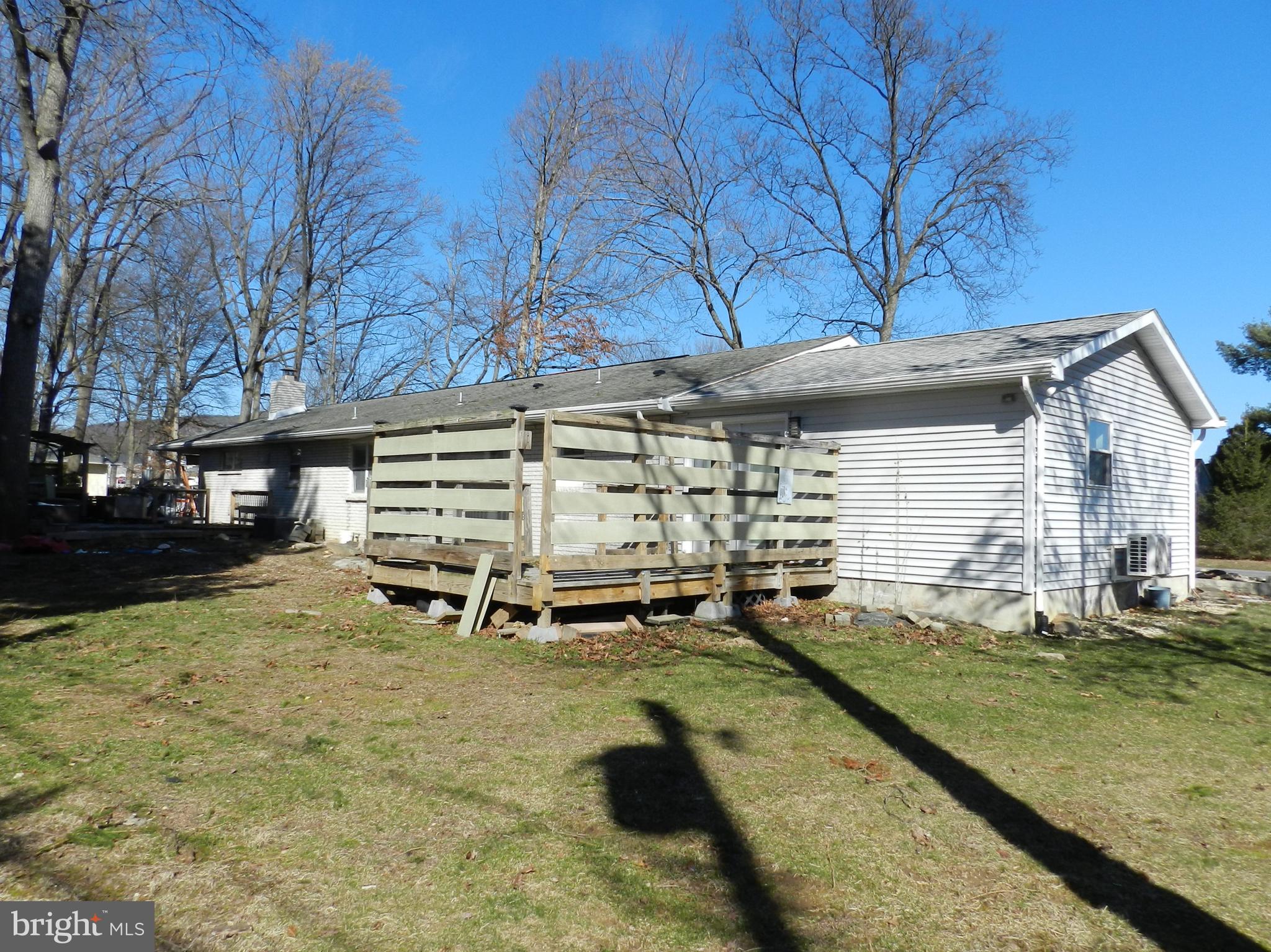 1055 Pine Tree Drive Slatington, PA 18080 - Photo 5 of 39
