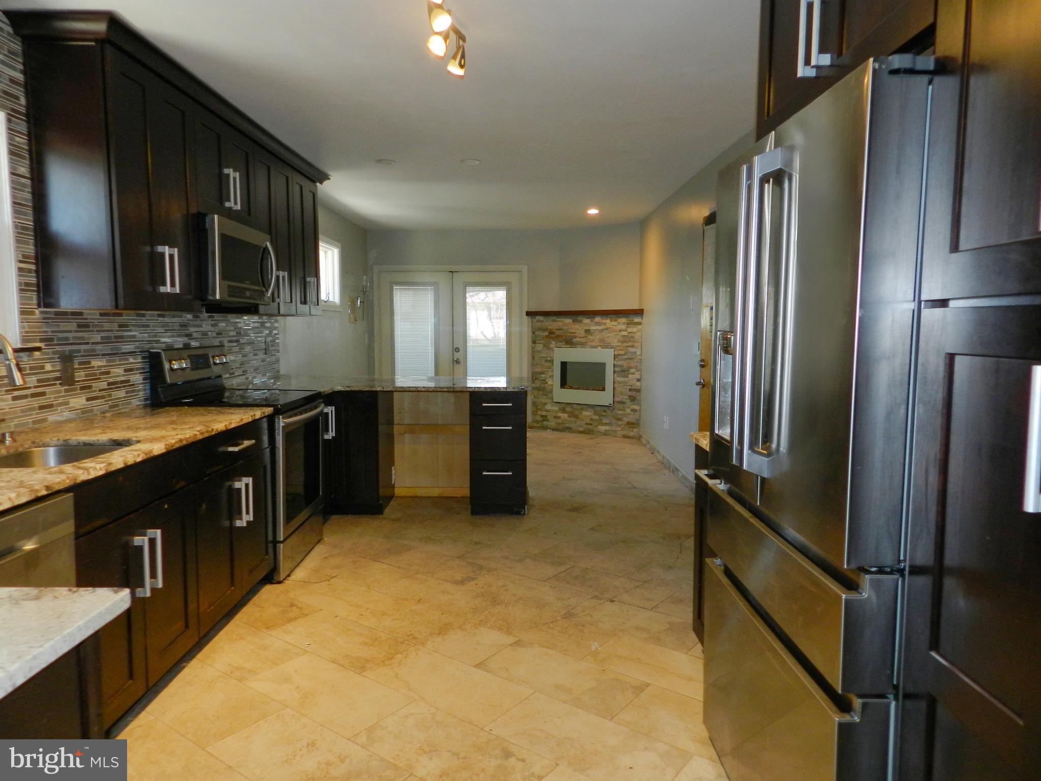 1055 Pine Tree Drive Slatington, PA 18080 - Photo 9 of 39