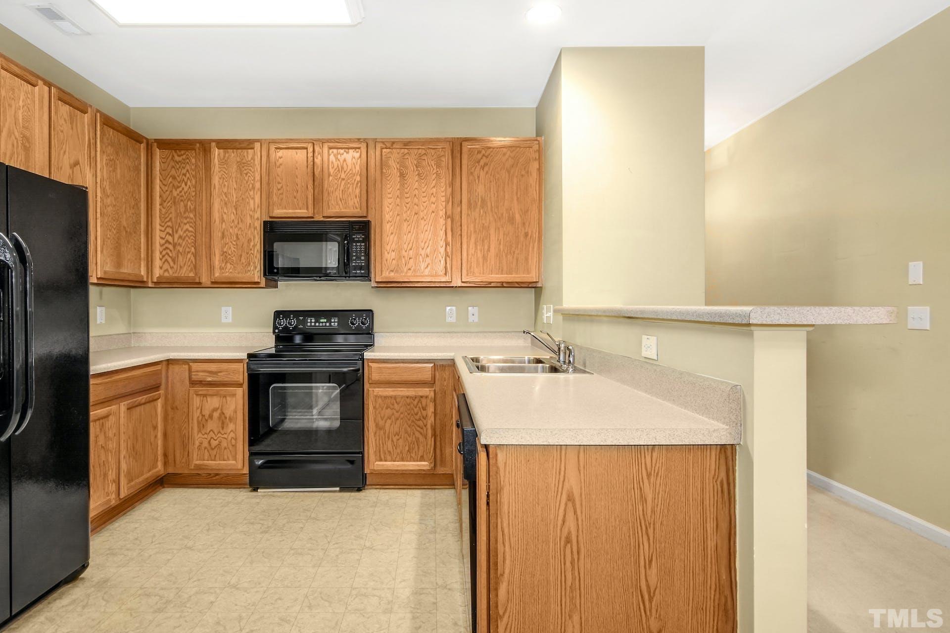 8325 Martello Lane Raleigh, NC 27613 - Photo 5 of 11 Gallery Image 5