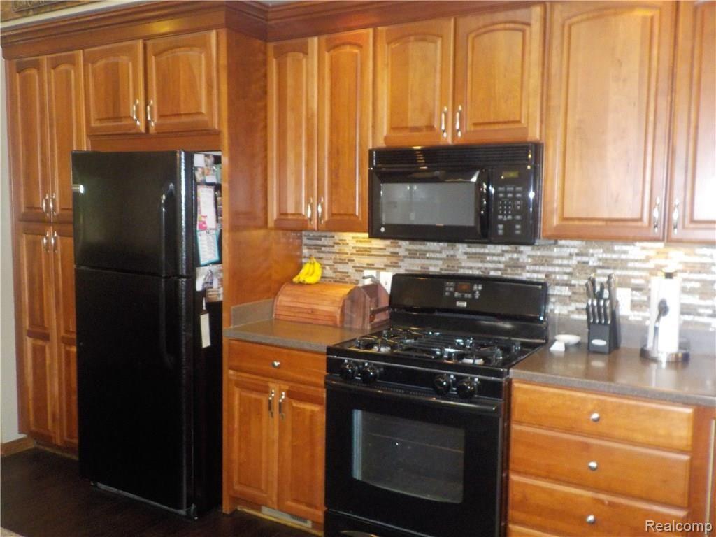 15275 Murray Road Byron, MI 48418 - Photo 16 of 18 kitchen 2.JPG