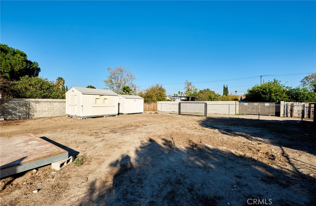 9871 Magnolia Street Bloomington, CA 92316 - Photo 15 of 16 a view of a terrace view