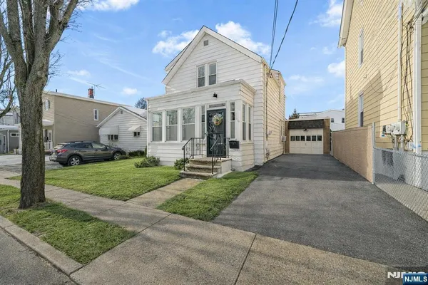 $3,500 | 416 2nd Street, Unit A, Carlstadt, NJ 07072