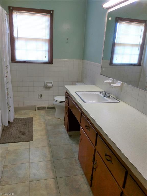 750 Hallmark Drive Rural Hall, NC 27045 - Photo 6 of 9
