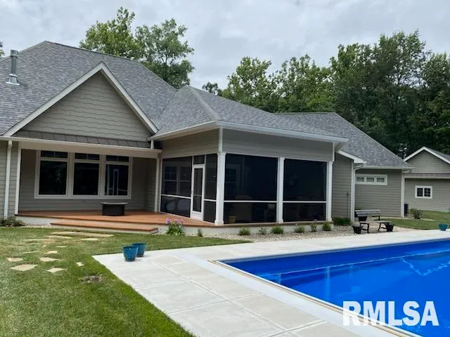 $450,000 | 4110 East Lake Shore Drive, Taylorville, IL 62568