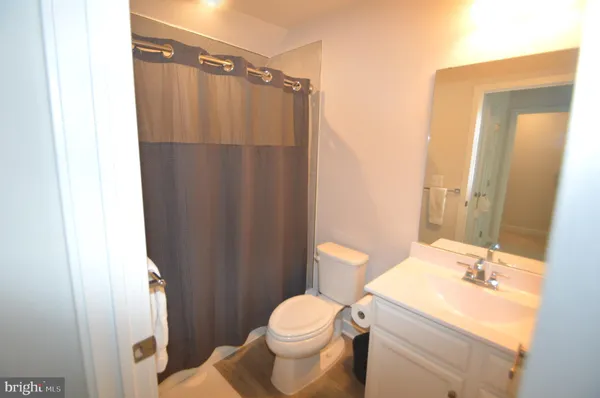 $3,250 | 13943 Airfoil Road, Herndon, VA 20171