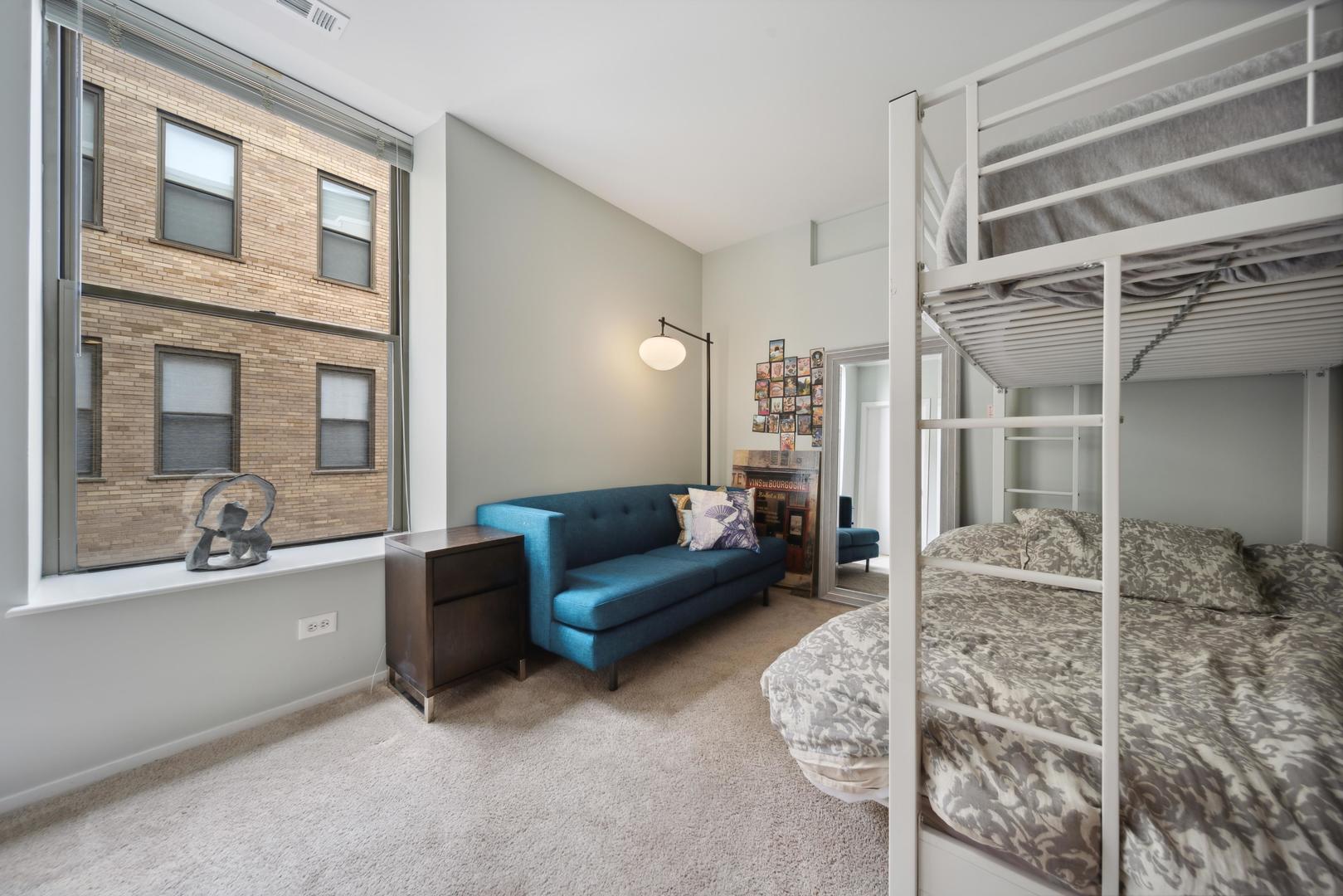 811 South Lytle Street, Unit 510 Chicago, IL 60607 - Photo 18 of 26 a living room with furniture