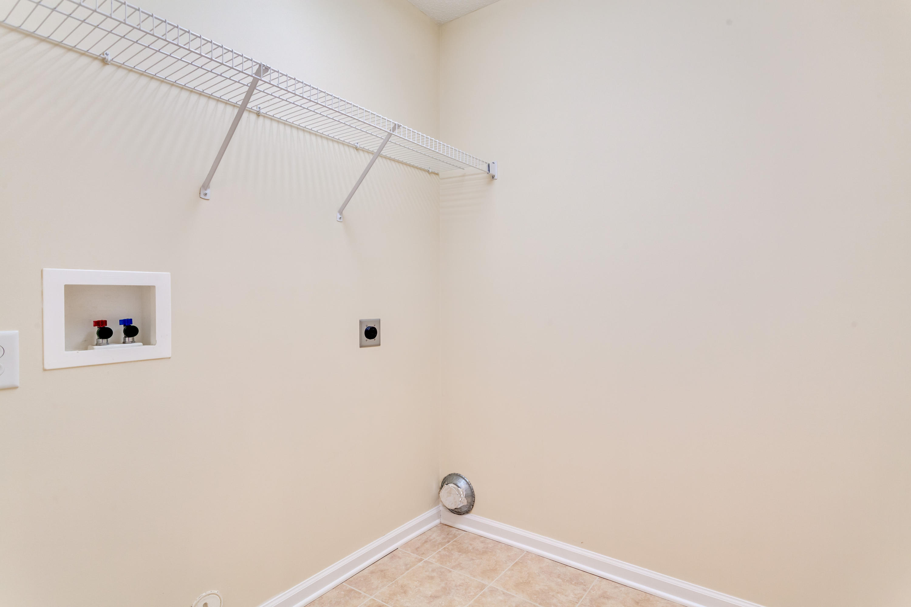 7525 Gary White Road Corryton, TN 37721 - Photo 14 of 28 Laundry Room