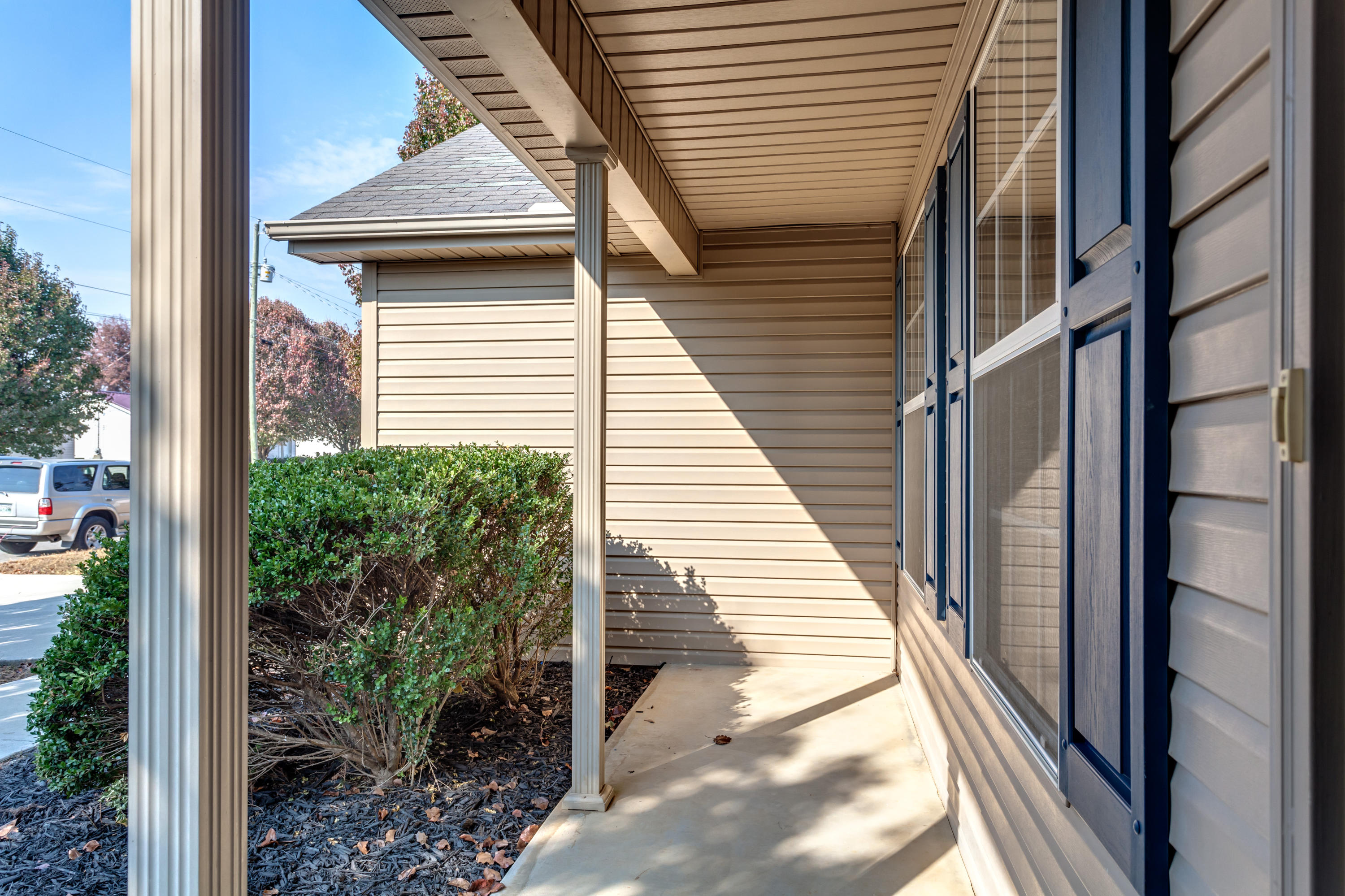 7525 Gary White Road Corryton, TN 37721 - Photo 4 of 28 Front Porch