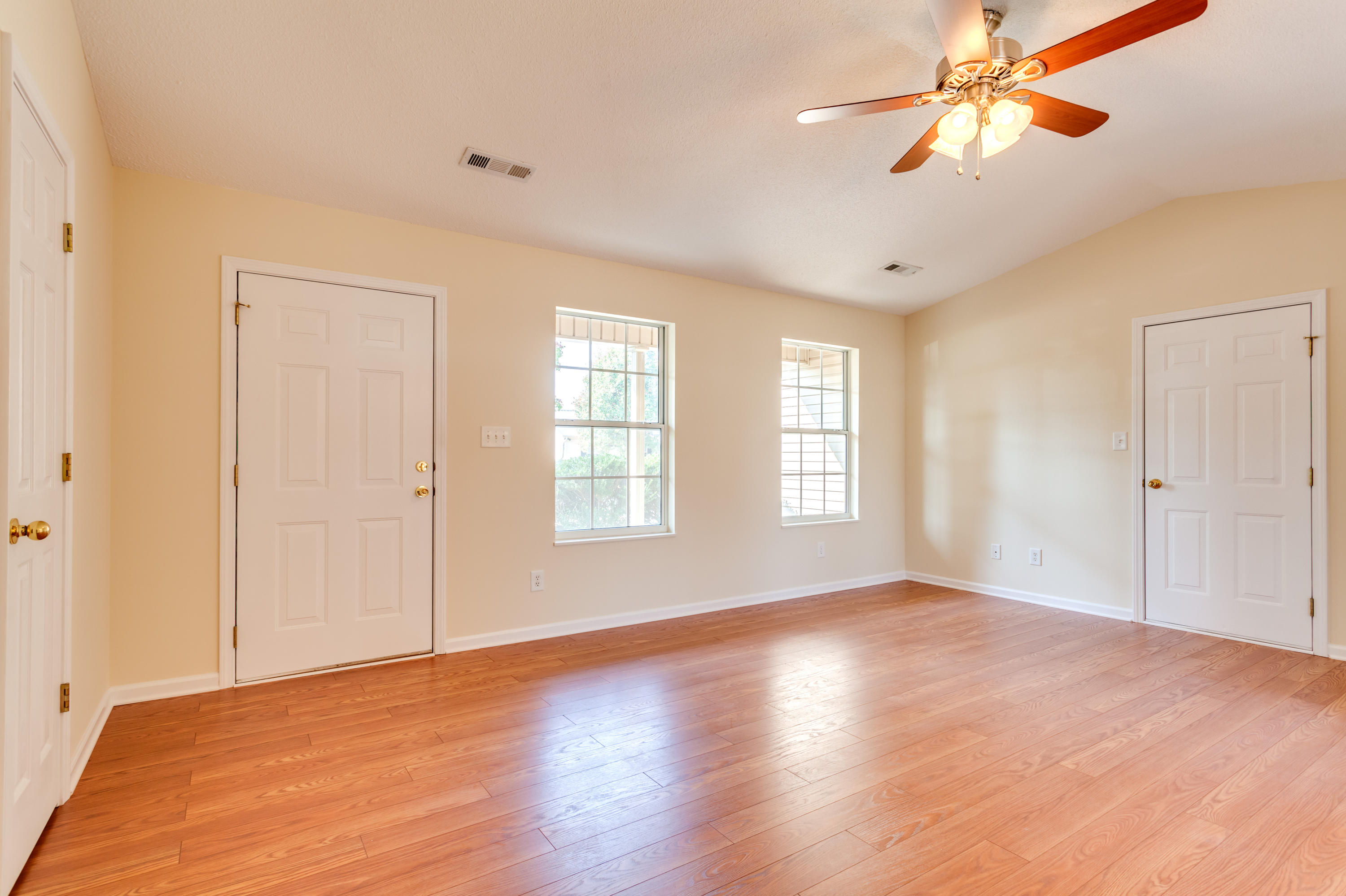 7525 Gary White Road Corryton, TN 37721 - Photo 7 of 28 Living Room 3