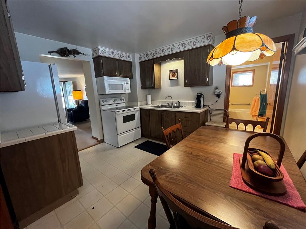 406 Walnut Street Vandergrift, PA 15690 - Photo 14 of 32