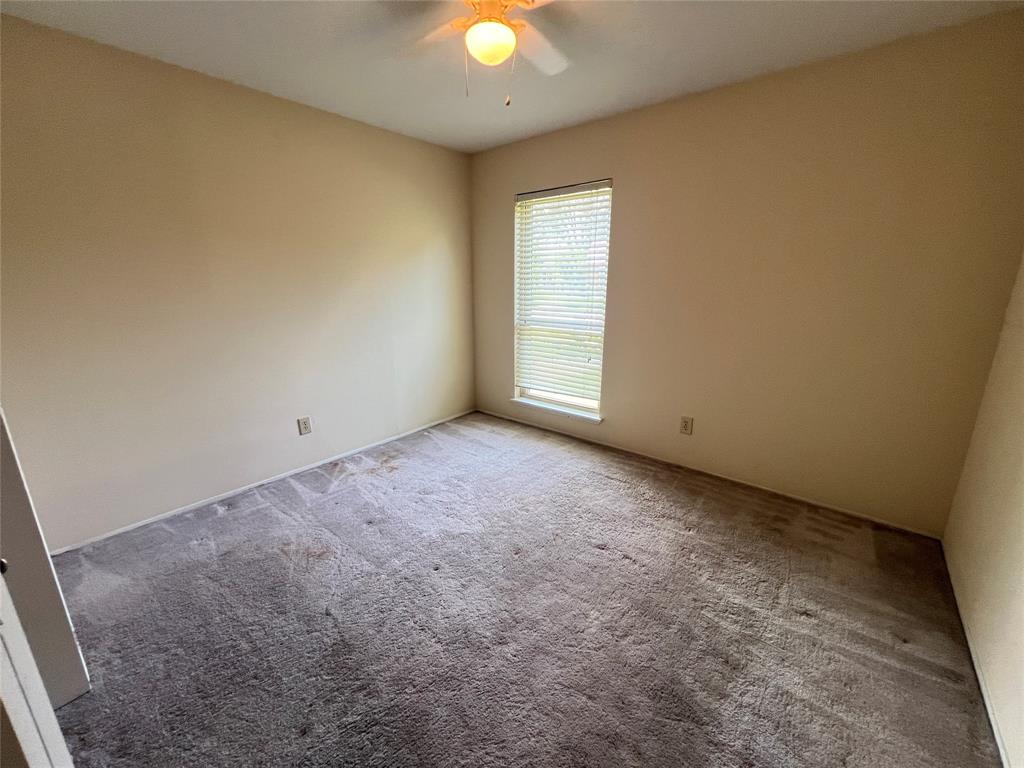 2107 Victoria Road Carrollton, TX 75007 - Photo 37 of 39