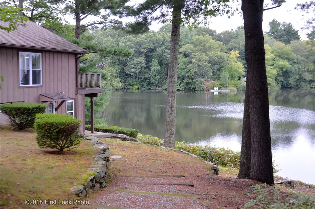 24 Ruffstone Drive Smithfield, RI 02828 - Photo 4 of 30 Gallery Image 4