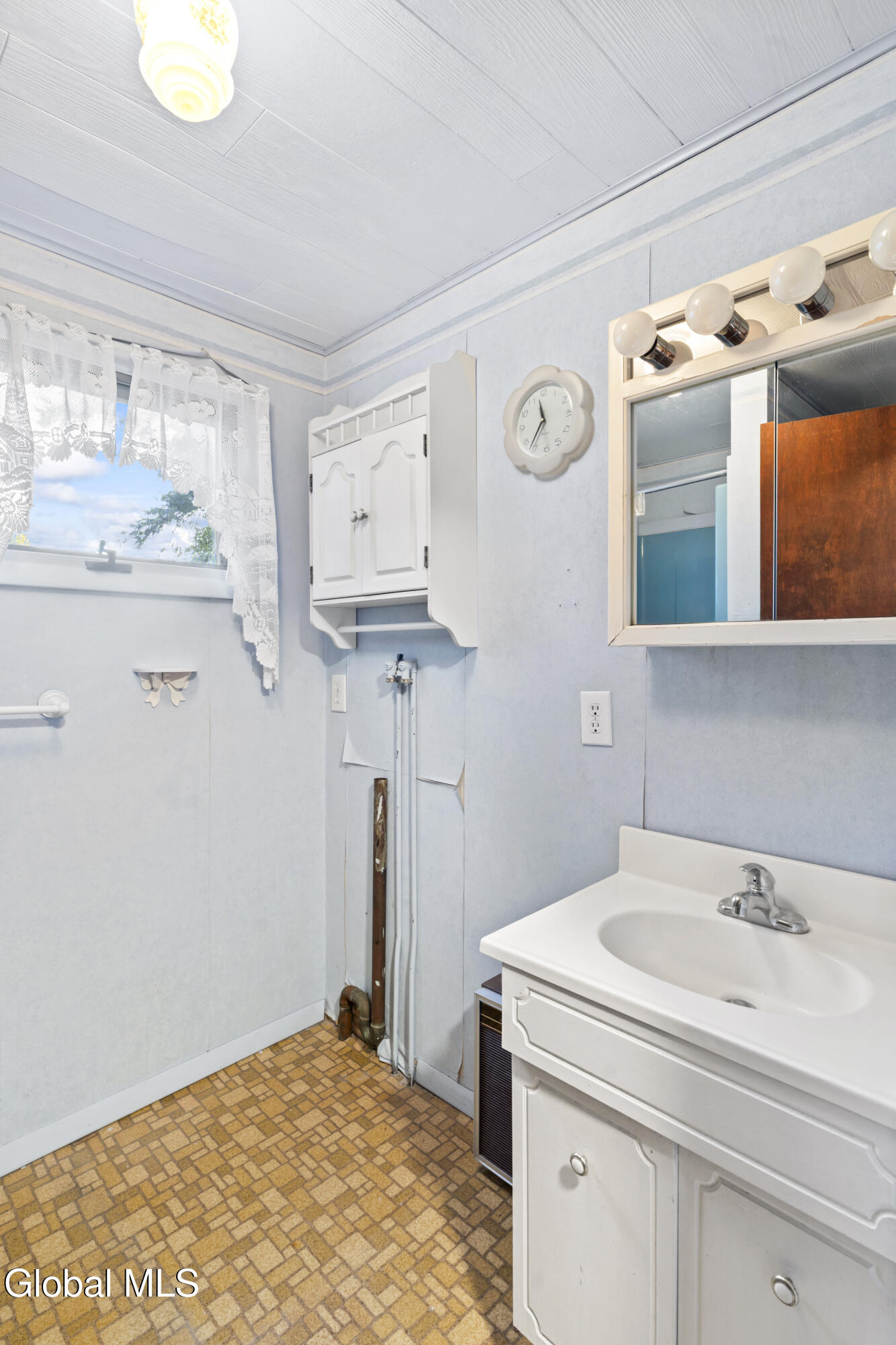 1925 Avenue B Schenectady, NY 12308 - Photo 11 of 22 DSC03640
