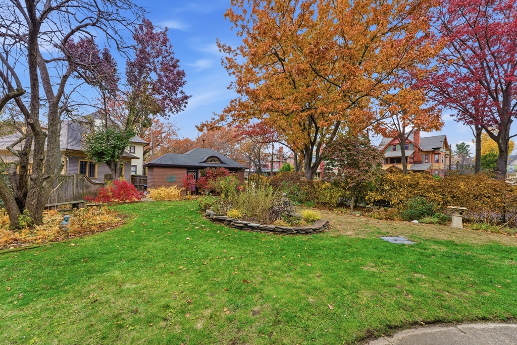 1176 Worthington Street Springfield, MA 01109 - Photo 37 of 42