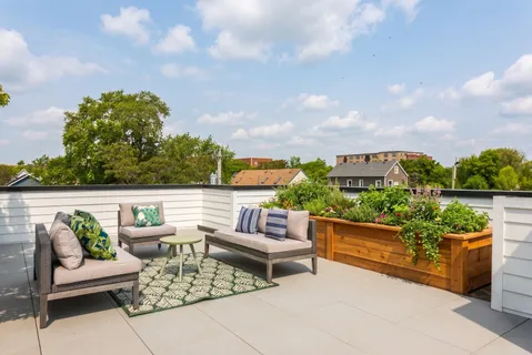 $1,150,000 | 1728 North Sawyer Avenue, Unit B, Chicago, IL 60647